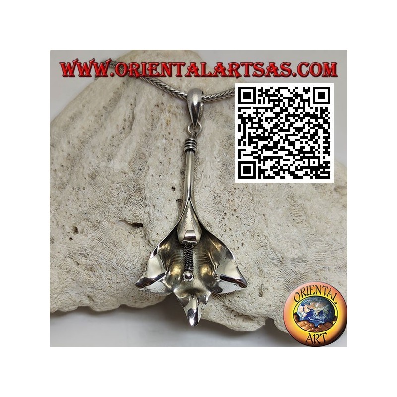 Pendentif en argent en forme de grand lys (lilium)