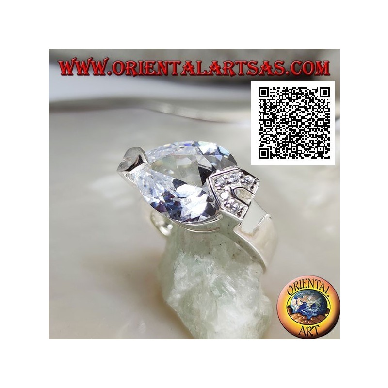 Bague en argent rhodié avec zircon larme facetté blanc avec zircons blancs sur un crochet