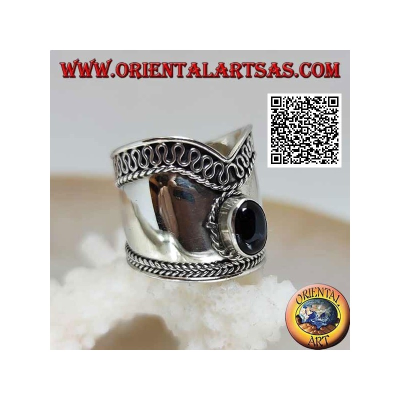 Anello in argento a fascia larga a V con onice ovale e serpentina su un lato, Bali
