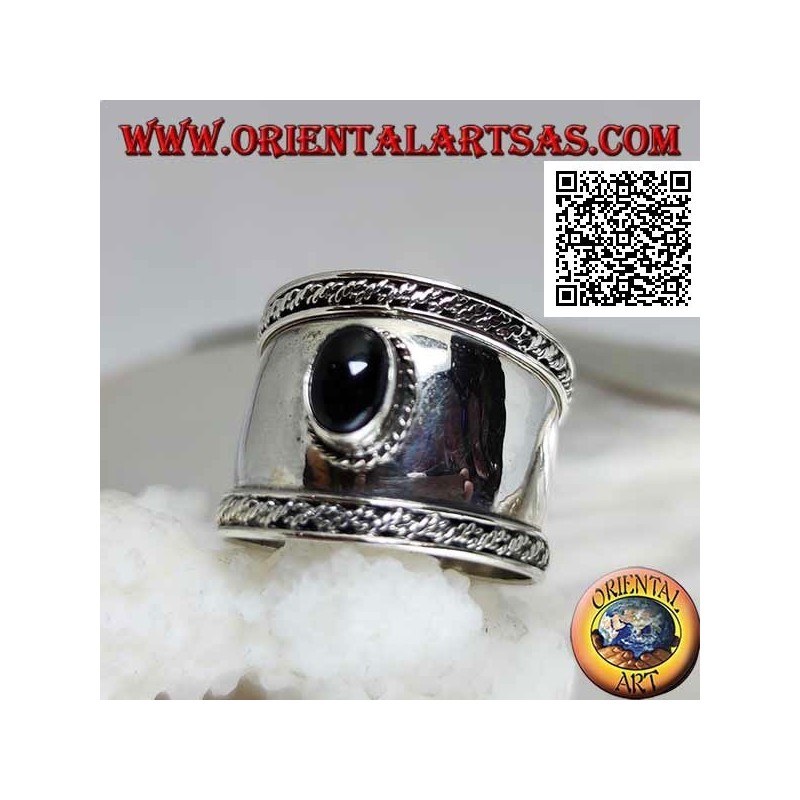 Anello in argento a fascia larga con onice ovale e intreccio sui lati, Bali