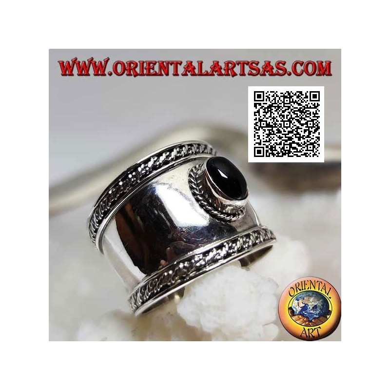 Bague large bande en argent avec onyx ovale et entrelacs sur les côtés, Bali