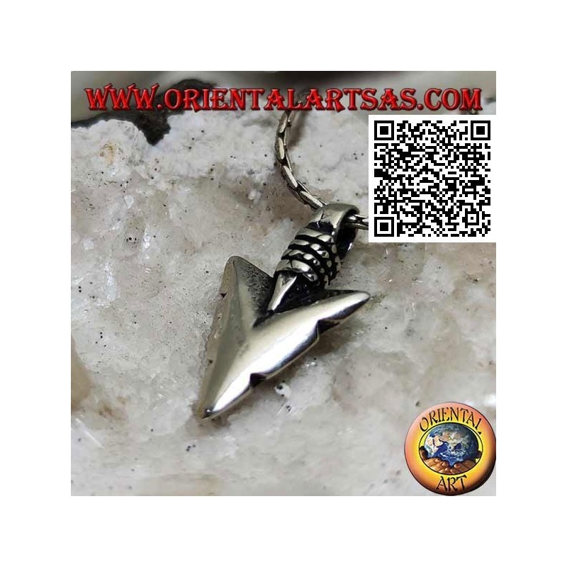 Silver pendant: Native American thick arrowhead
