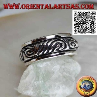 Anillo de plata giratorio antiestrés, convexo con motivo maorí grabado