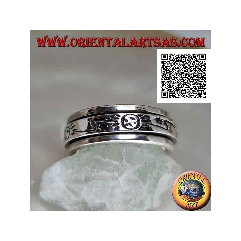 Anillo giratorio antiestrés plateado liso con sol estilizado y rayo grabado
