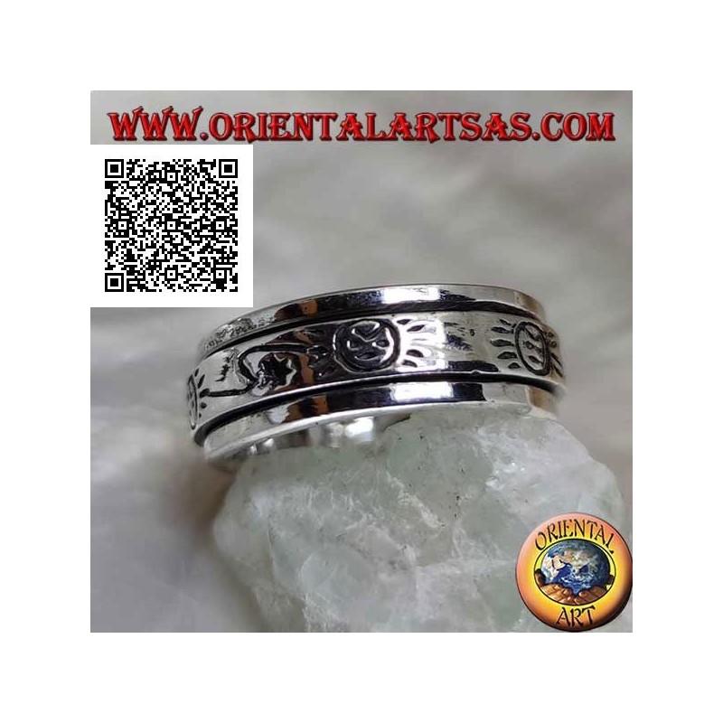 Anillo giratorio antiestrés plateado liso con sol estilizado y rayo grabado