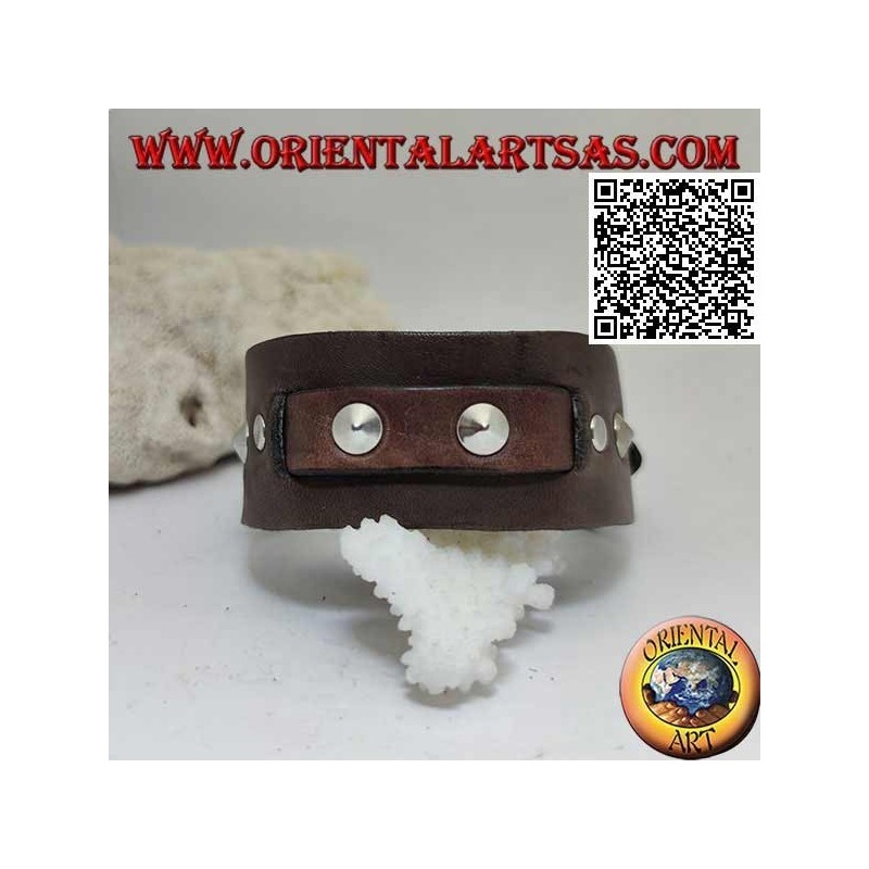 Echtes Lederarmband, konische Nieten und Mittelband mit Schnallenverschluss und 5 Längen (braun)