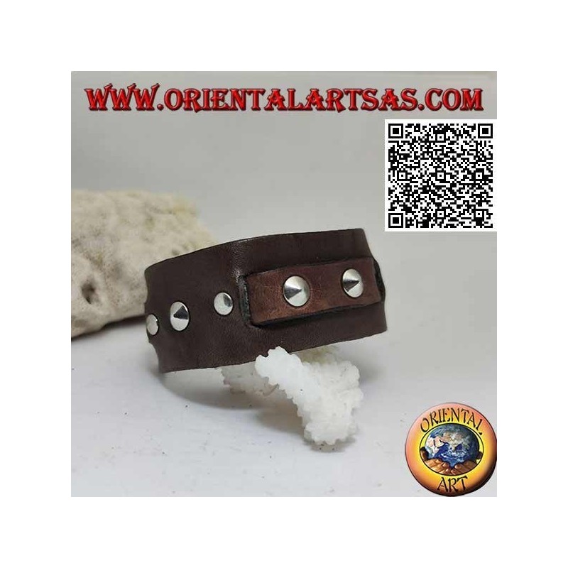 Echtes Lederarmband, konische Nieten und Mittelband mit Schnallenverschluss und 5 Längen (braun)