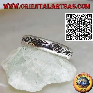Anello in argento a fedina con girasoli e steli incisi