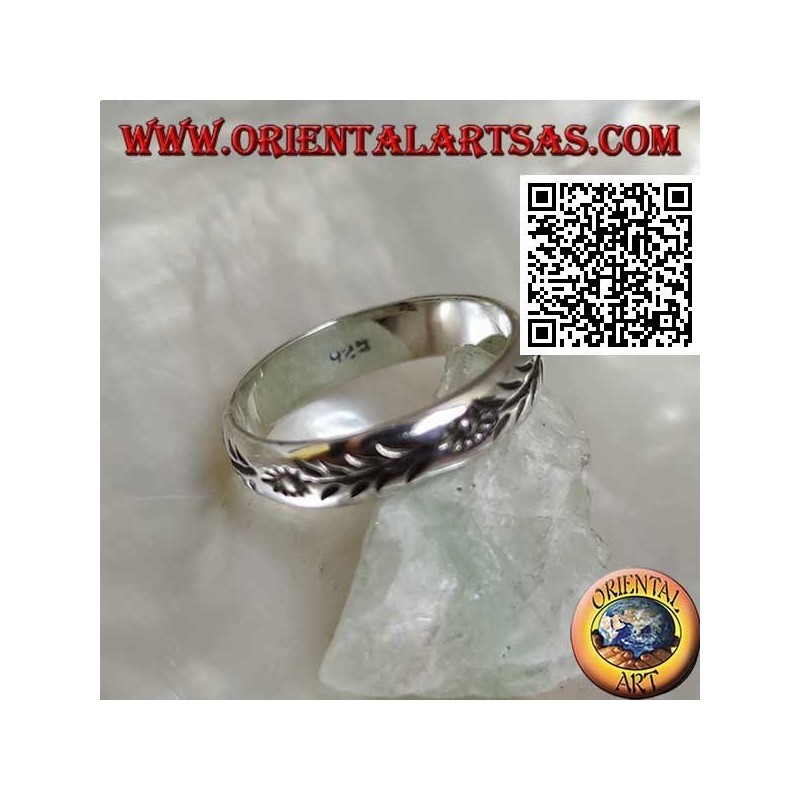 Silver ring with engraved sunflowers and stems