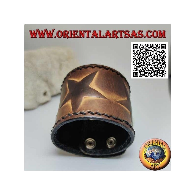 Wide bracelet in real leather, three stars in relief with clip closure and 2 lengths