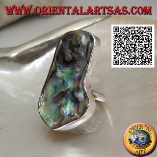 Anello in argento con grande paua shell (abalone) irregolare su semplice fedina