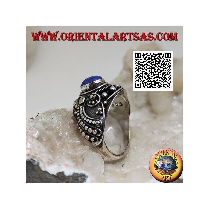 Anello in argento con lapislazzulo ovale e decorazione etnica ondeggiante a palline