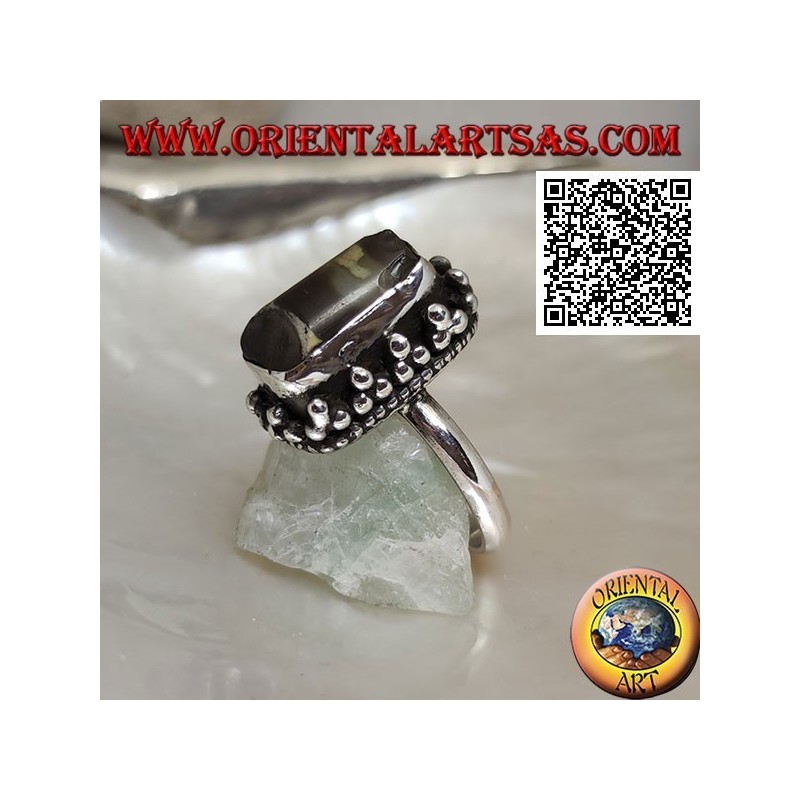 Anillo de plata con ágata Dzi tibetana antigua de la primera mitad del siglo XX rodeado de bolas