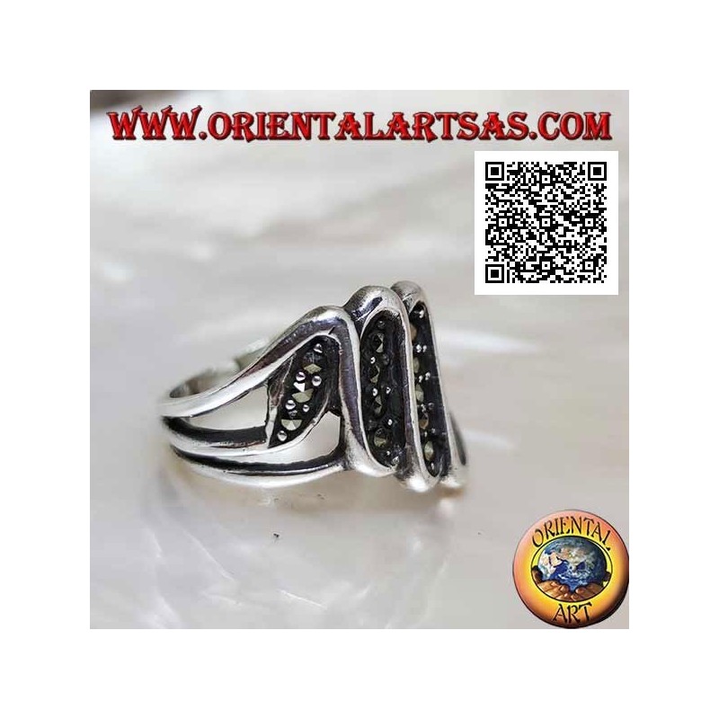Bague en argent triple S formant trois segments parsemés de marcassite
