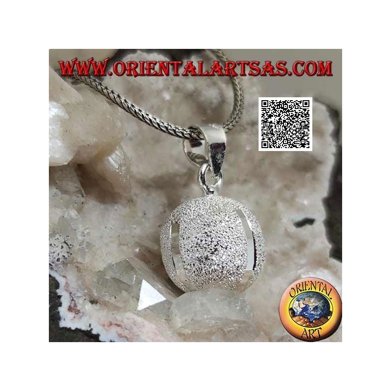 Colgante de plata "El Llamado de los Ángeles" arenado con cuatro bandas trabajadas con diamantes (Ø 16 mm.)