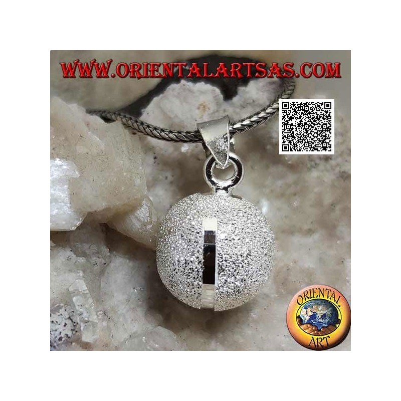 Colgante de plata "El Llamado de los Ángeles" arenado con cuatro bandas trabajadas con diamantes (Ø 16 mm.)