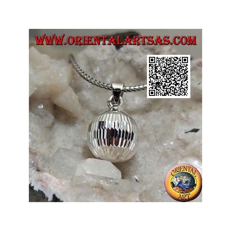 Colgante de plata "Call of the Angels" con procesamiento de diamantes alargados (Ø 13mm.)