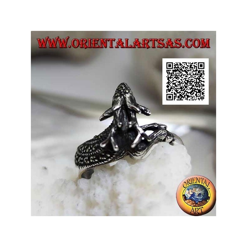 Anello in argento a forma di cervo reale tempestato di marcassite