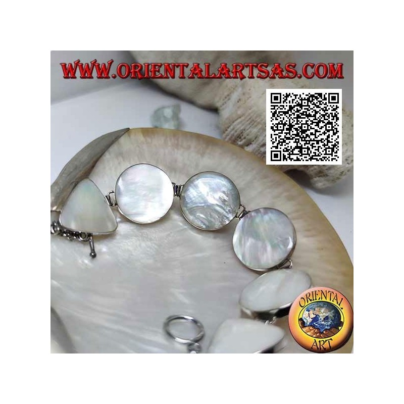 Bracelet en argent avec 4 nacres rondes et 2 triangulaires aux extrémités