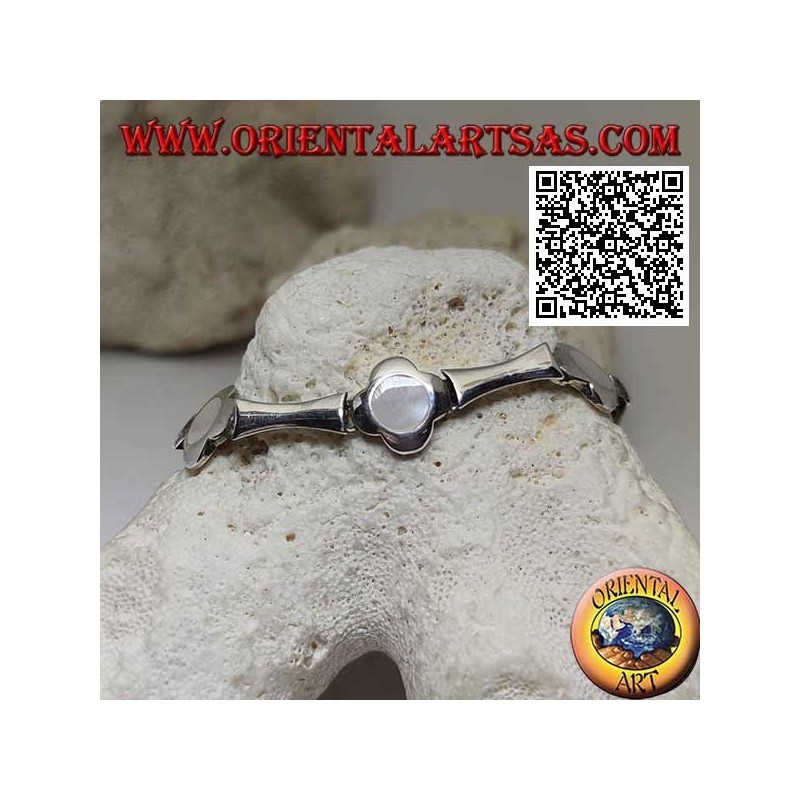 Silver bracelet with 5 flowers with central mother of pearl alternating with concave rectangular plates