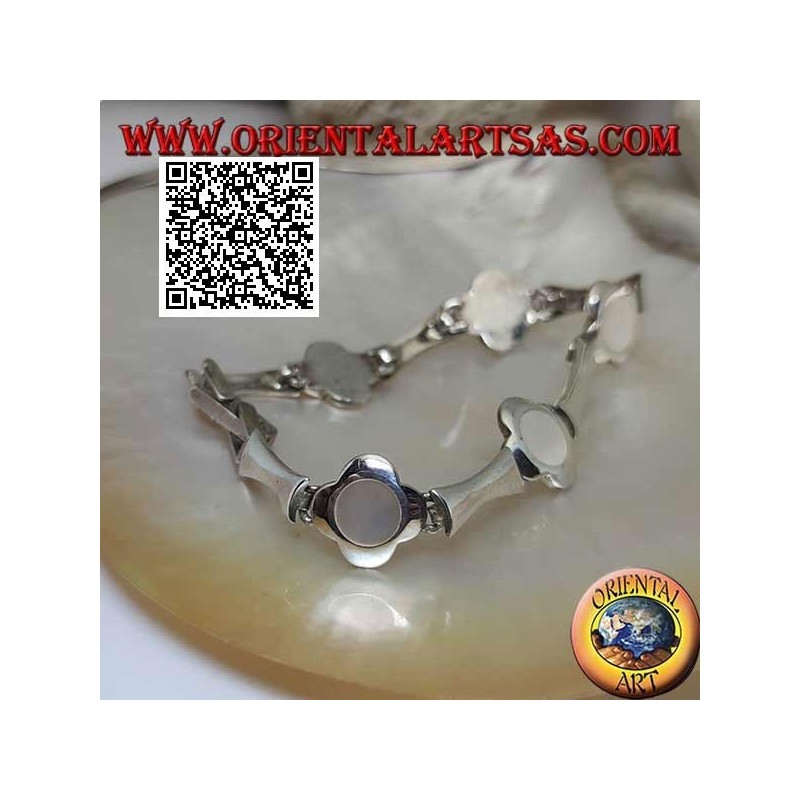 Bracciale in argento con 5 fiori con madreperla centrale alternati a piastrine rettangolari concave