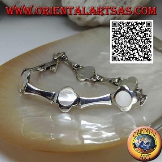 Silver bracelet with 5 flowers with central mother of pearl alternating with concave rectangular plates