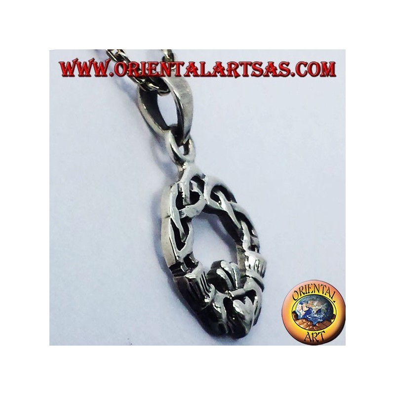 Ciondolo claddagh con nodo celtico in argento
