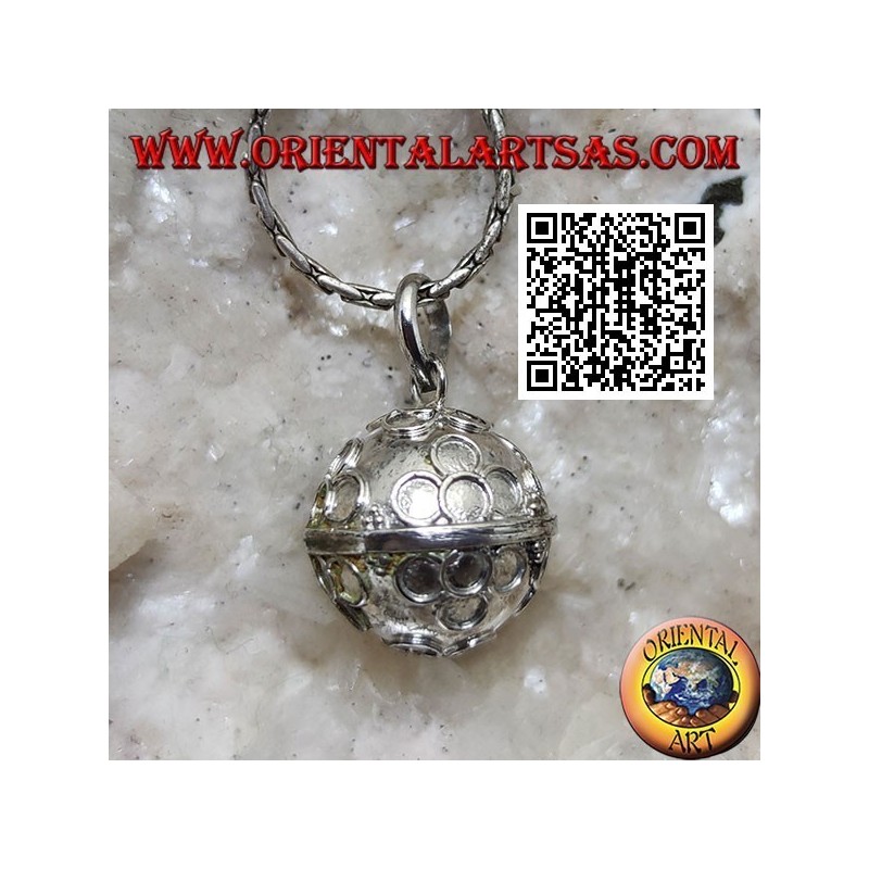 Silver pendant "Call of the Angels" with embossed flower circles (Ø 12mm.)