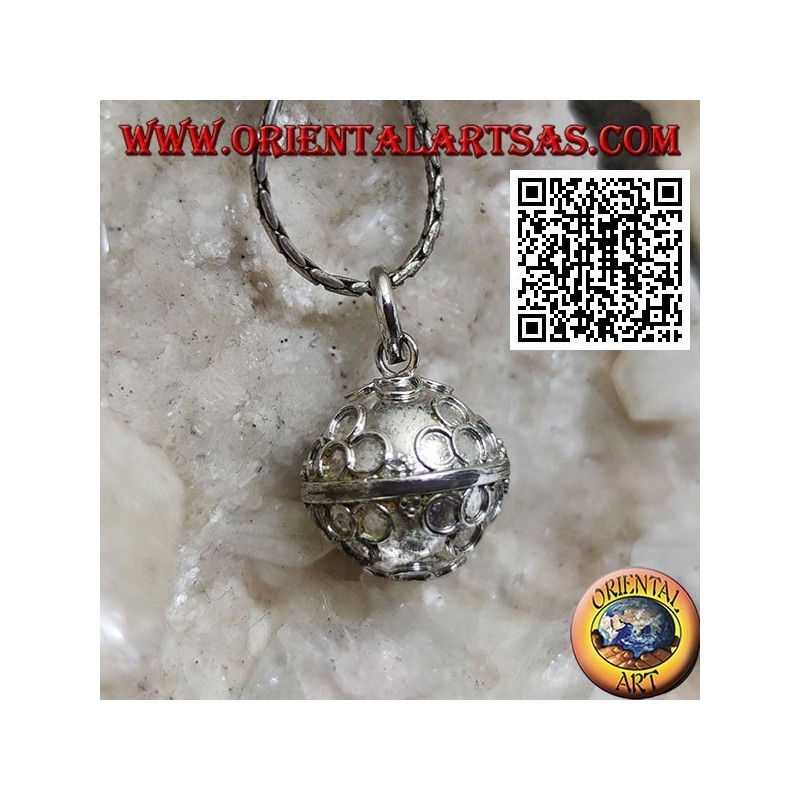 Silver pendant "Call of the Angels" with embossed flower circles (Ø 12mm.)