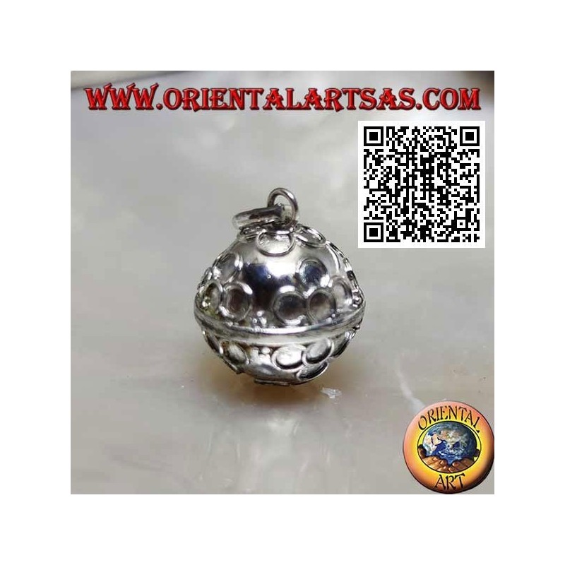 Silver pendant "Call of the Angels" with embossed flower circles (Ø 12mm.)