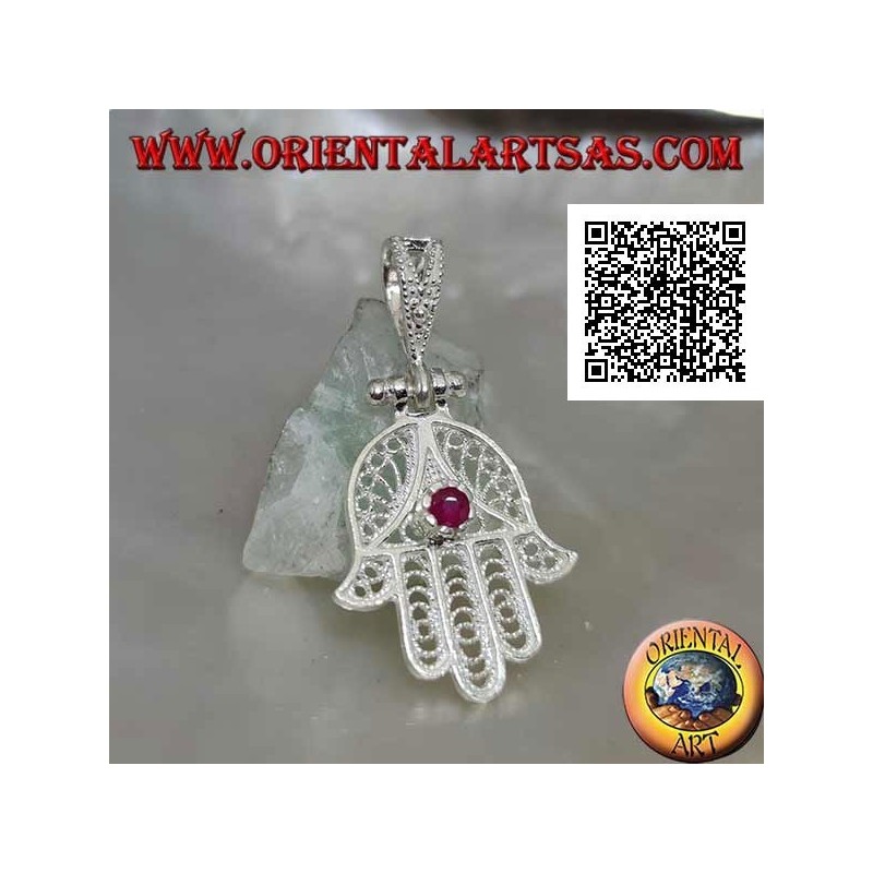 Pendentif Main de Fatima en argent à décor ethnique perforé et parure zircon rubis