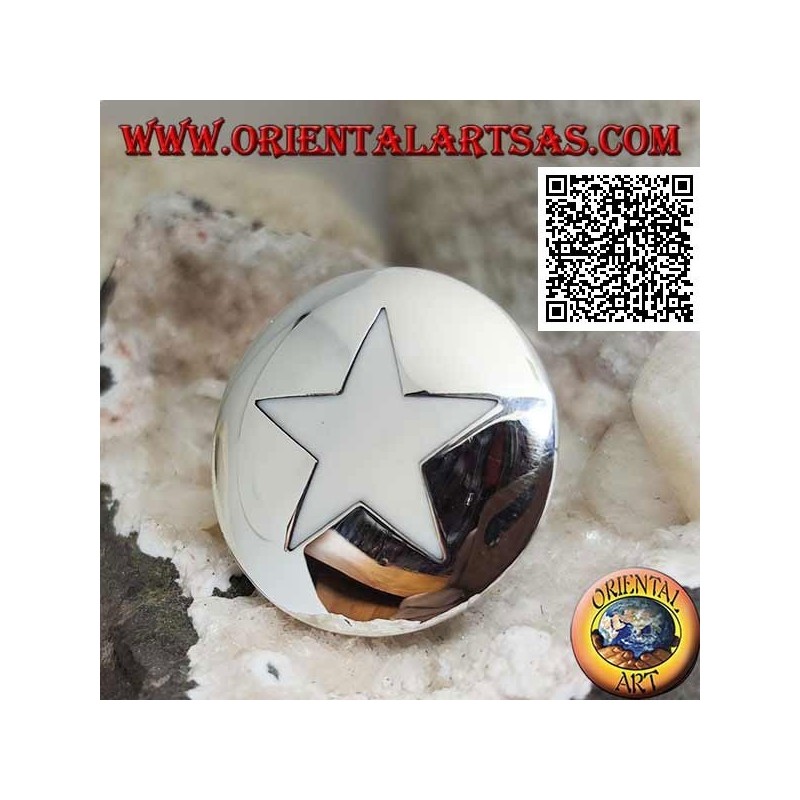 Silver ring with mother of pearl star on large smooth round plate