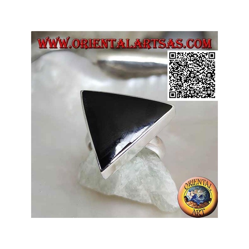 Anello in argento con onice grande triangolare incastonata a filo bordo liscio