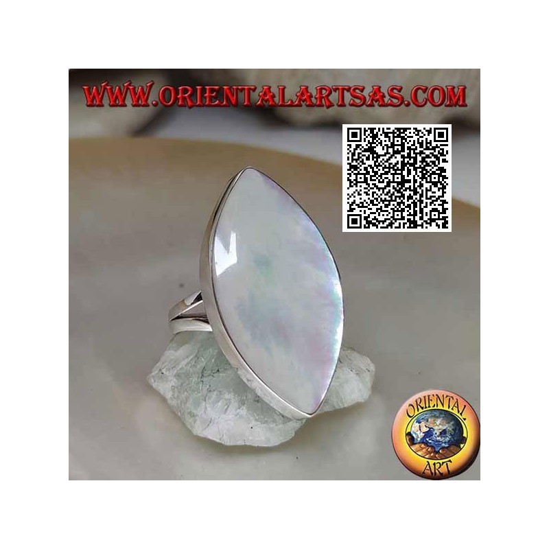 Silver ring with pointed elliptical mother-of-pearl with smooth edge