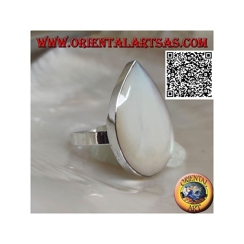 Anello in argento con madreperla a goccia incastonata a filo bordo liscio (regolabile)