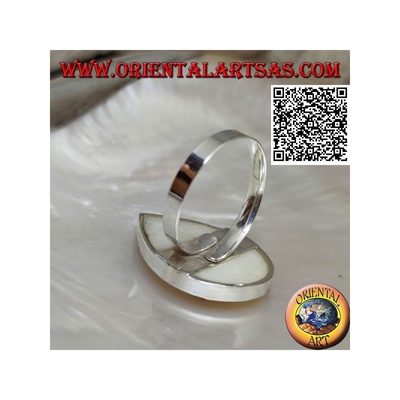 Silver ring with pear-shaped mother-of-pearl set in smooth edge