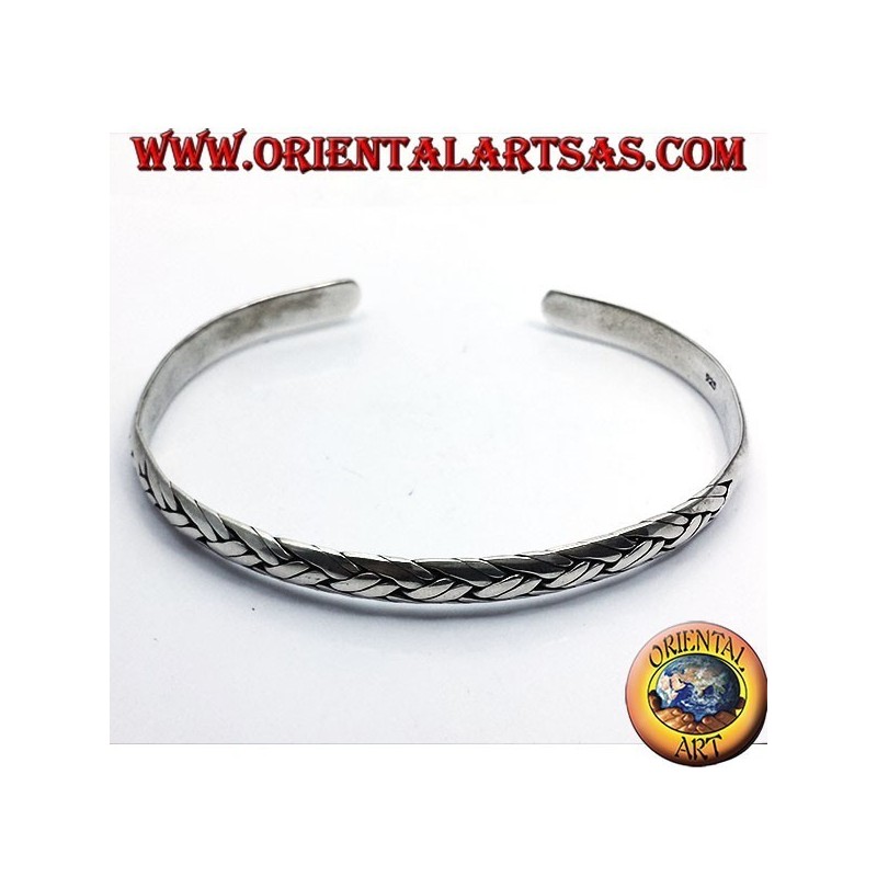 bangle avec de l'argent à la main tressée