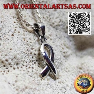 Pendentif "ruban rose" en argent, symbole de la campagne de sensibilisation au cancer du sein
