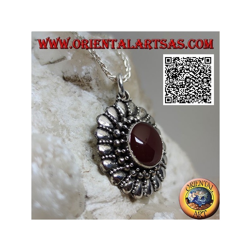 Pendentif en argent avec cornaline ronde entourée de boules et alternant gouttes lisses