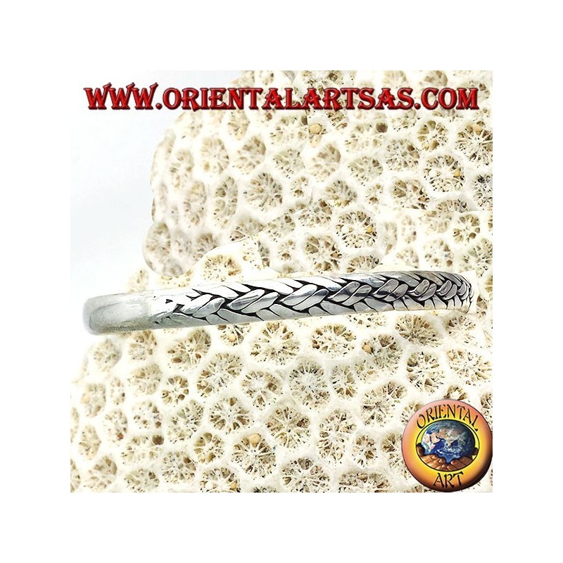 bangle avec de l'argent à la main tressée