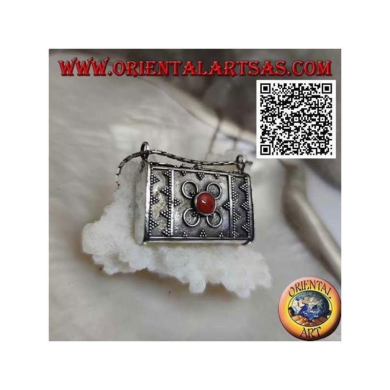 Colgante de caja de plata en forma de bolso con adornos en relieve y coral tibetano central