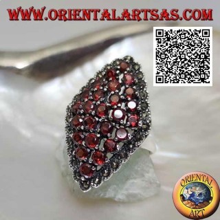 Silver ring in the shape of a rhombus composed of round garnets set and a marcasite frame