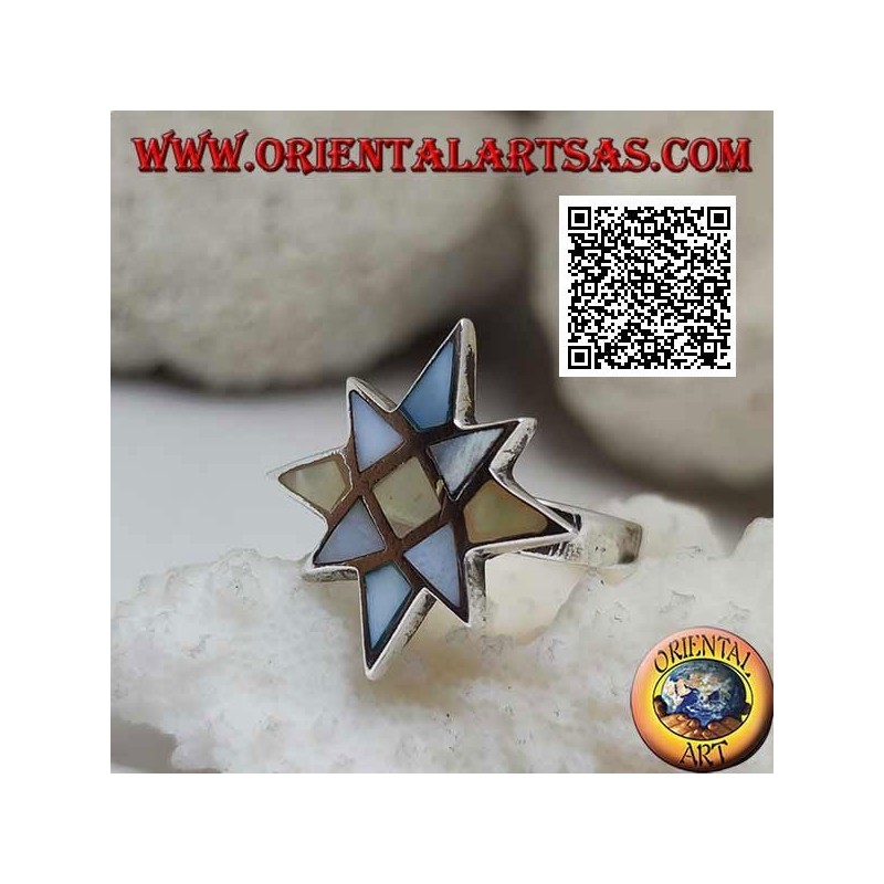 Anillo de plata en forma de rosa de los vientos con nácar multicolor con borde liso