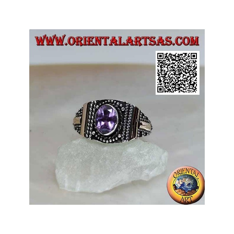Anello in argento con ametista ovale con decorazione a palline e piatrine in oro 14 carati