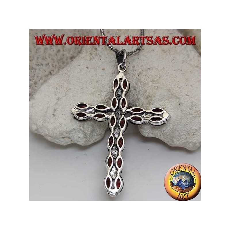 Pendentif croix chrétienne en argent avec deux rangées de grenats navette et de marcassite entre eux