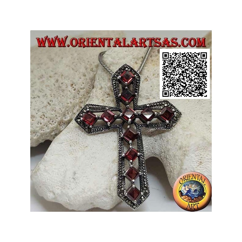 Ciondolo in argento croce cristiana con granati naturali romboidali incastonati e cornice con maracssiti 