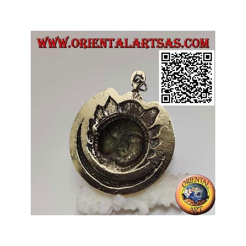 Pendentif népalais éclipse de soleil et de lune avec visage en relief en laiton