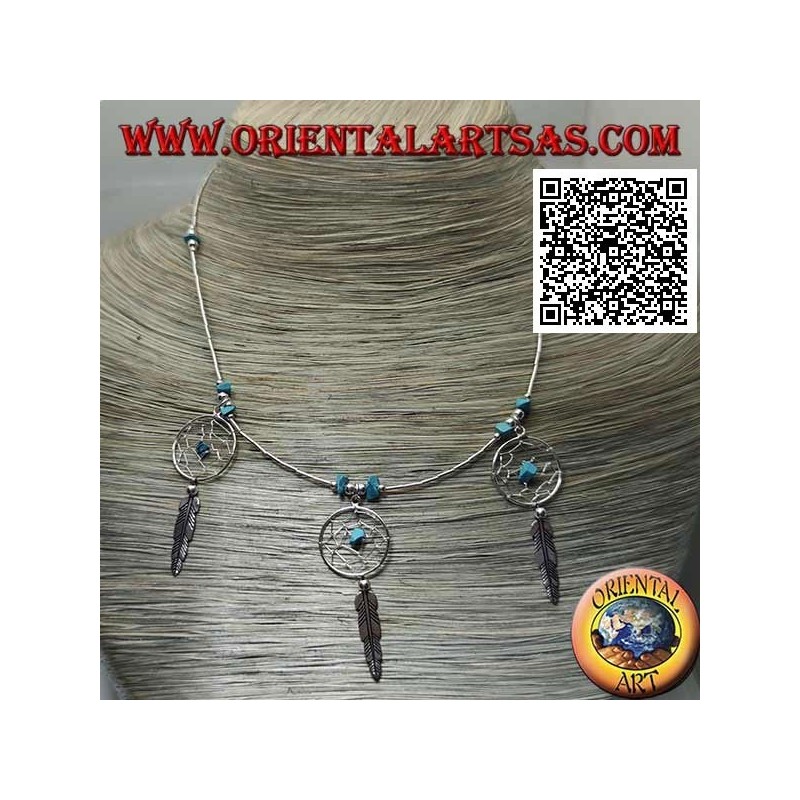 Collana in argento 925 ‰ a girocollo, tubicini infilati e frammenti di turchesi con 3 acchiapasogni e piuma