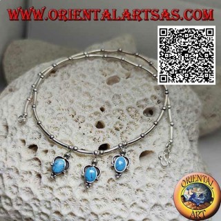 Collana in argento 925 ‰ a girocollo, tubicini e palline infilati con 3 turchesi ovali pendenti