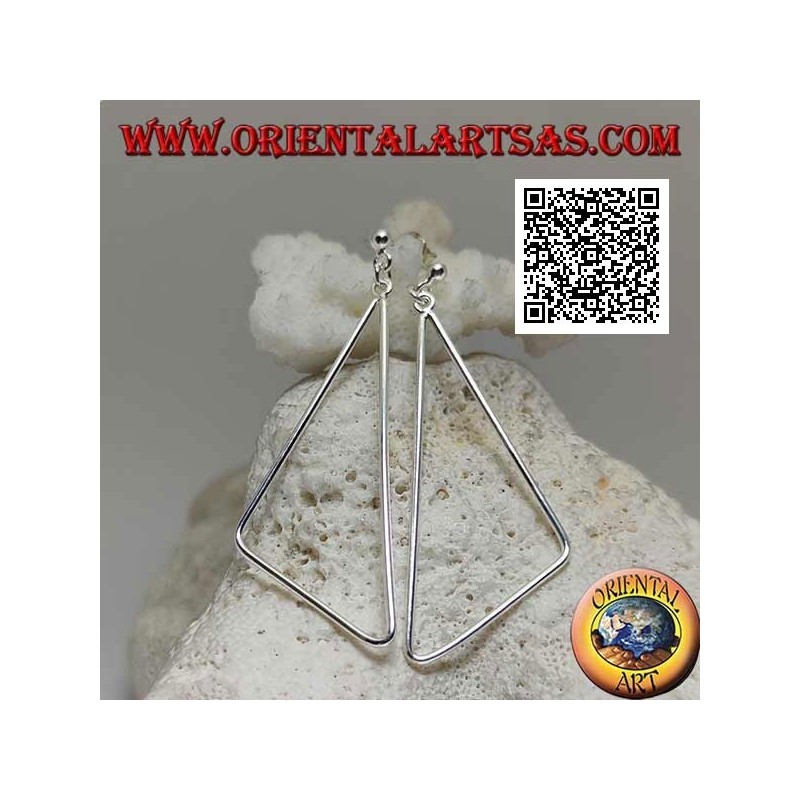 Silver lobe earrings with pendant obtuse triangle wire